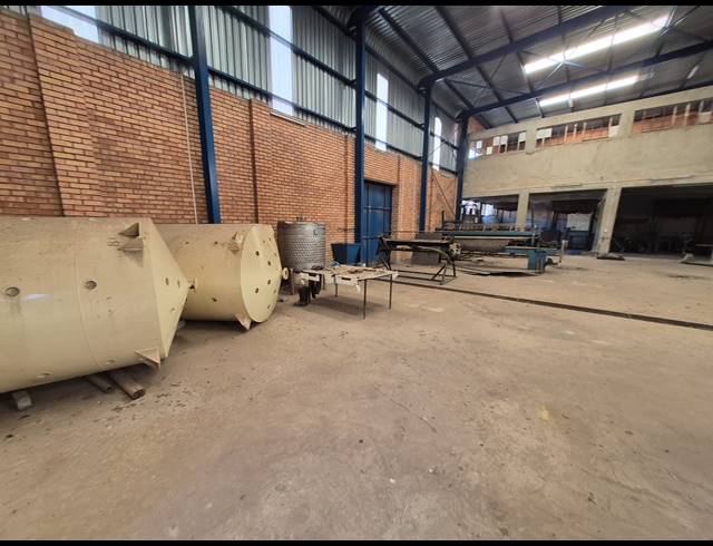 1,200M² WAREHOUSE FOR SALE IN DENVER